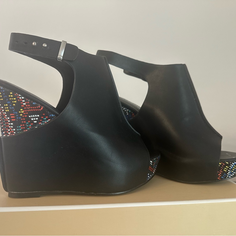Charles By Charles David Black Wedge Sandals